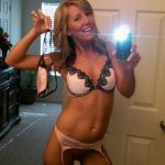 aventure-sexuelle-avec-coquine-mature-nue-du-59