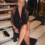 gros-cul-de-mature-a-baiser-dans-le-94