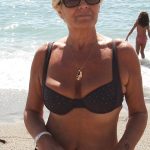 mature-nympho-se-met-nue-pour-un-plan-cul-dans-le-04