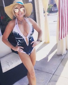 Femme mature du 29 exhibe nude