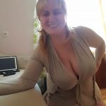 Femme mature du 70 exhibe nude