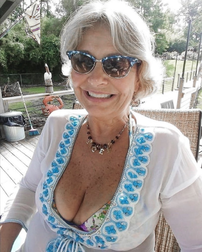 Milf divorcée du 50 cherche jeune amant