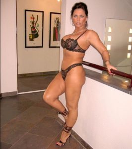 Nude photo cougar chaude du 24