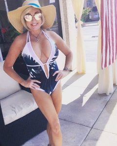 Femme mature du 29 exhibe nude