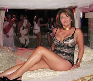 Femme mature du 30 exhibe nude
