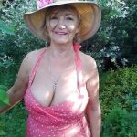 Femme mature du 78 exhibe nude