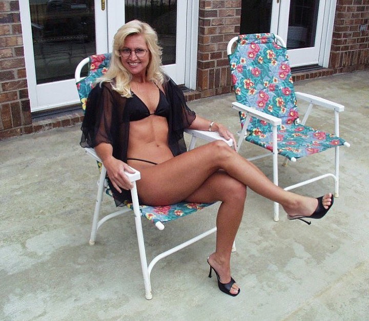 Mature nympho du 06 cherche jeune homme
