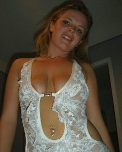 Mature salope du 80 partage nude