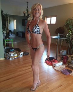 Nude photo cougar chaude du 09